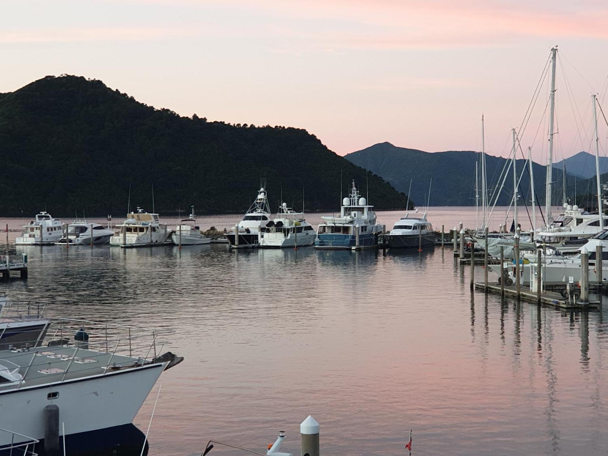 Enchanted Escape Picton Exterior foto