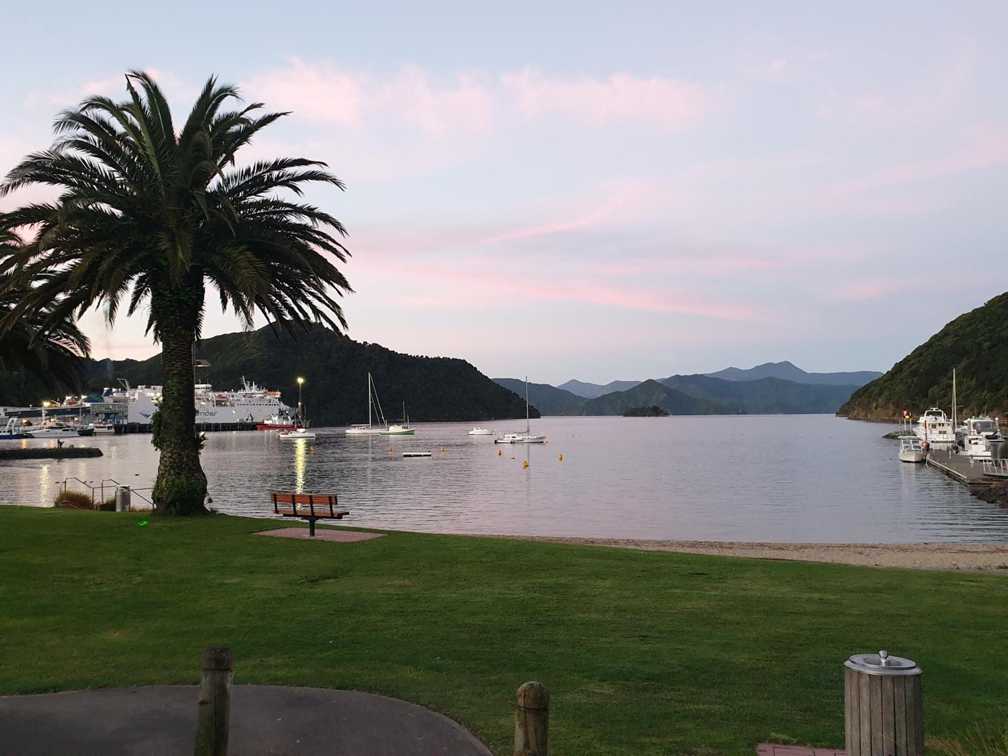 Enchanted Escape Picton Exterior foto